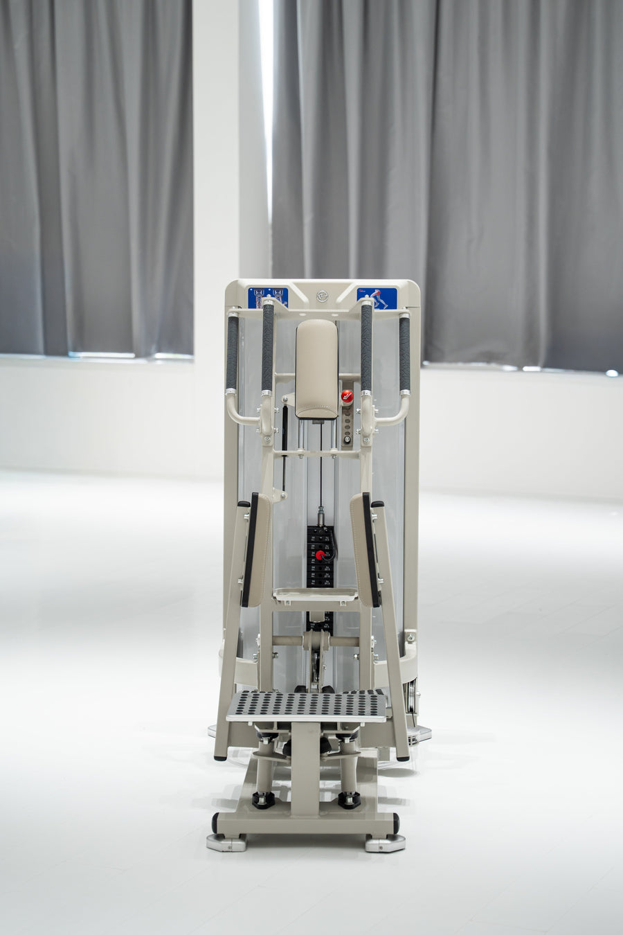 GluteLeader Vertical Abductor front view